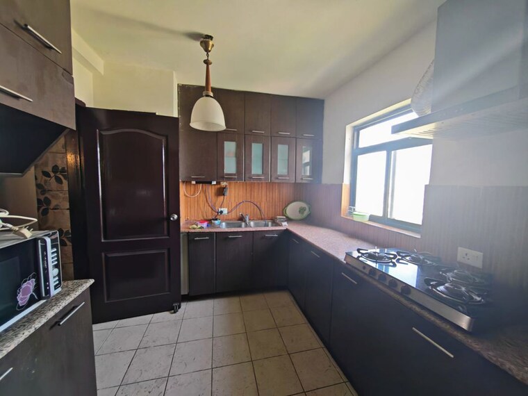 Kitchen, ireo-victory-valley 3 Bedroom 3990 Sq.Ft. Apartment In Sector 67 Gurgaon 10630152