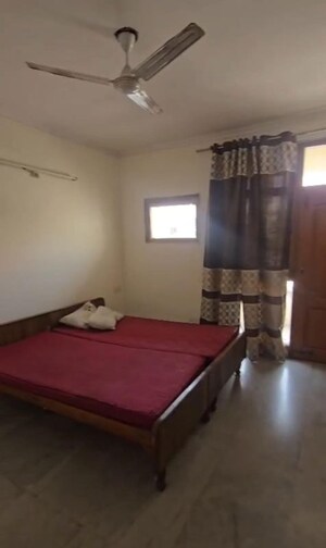 Room in 3 BHK Apartment at Ambala Highway – for Rent