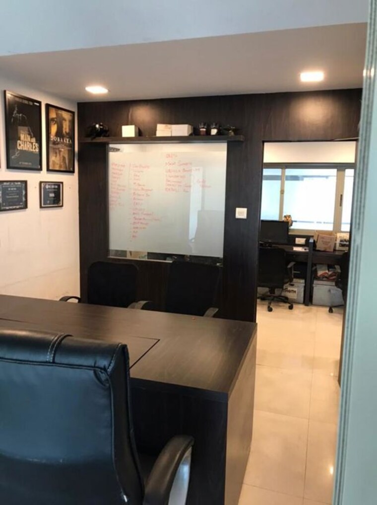 Team Area, gazdar-enclave Commercial Office Space 500 Sq.Ft. In Andheri West Mumbai 10630171