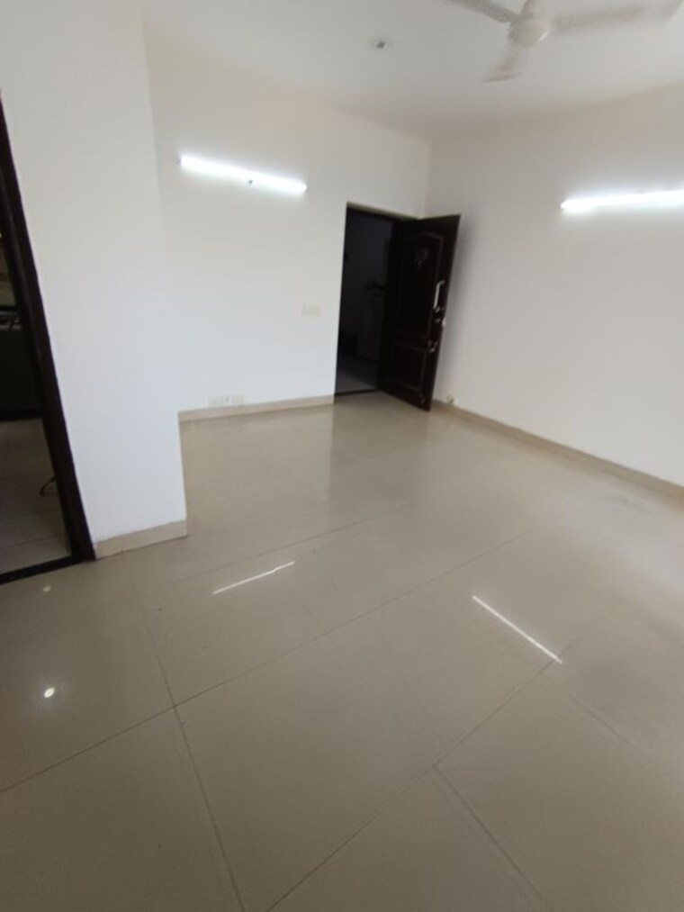 Room, unitech-uniworld-gardens-2 2 Bedroom 1350 Sq.Ft. Apartment In Sector 47 Gurgaon 10630188