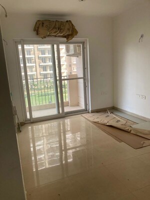 Room in 3.5 BHK Apartment at ATS Nobility, Sector 4 Greater Noida – for Rent