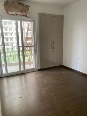 Room in 3.5 BHK Apartment at ATS Nobility, Sector 4 Greater Noida – for Rent
