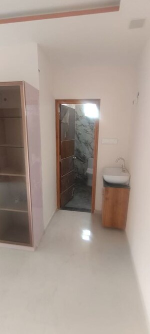 Furnished Amenities in 3 BHK Apartment at Amrutahalli – for Rent