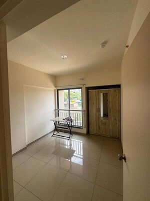 Room in 2 BHK Apartment at Mahindra Happinest Tathawade Phase 1, Tathawade – for Rent