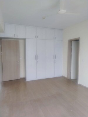 Room in 4 BHK Apartment at DLF New Town Heights III, Sector 91 – for Rent