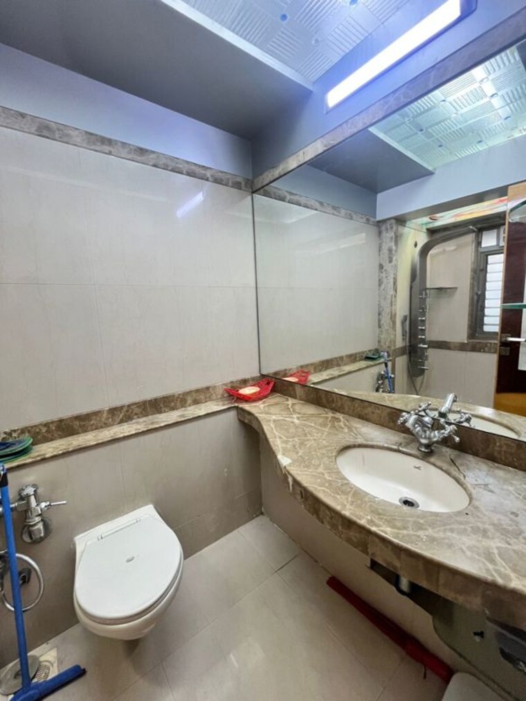 Bathroom, raheja-tipco-heights 3 Bedroom 1450 Sq.Ft. Apartment In Malad East Mumbai 10630146
