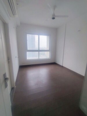 Room in 3.5 BHK Apartment at Mapsko Mount Ville, Sector 79 – for Rent