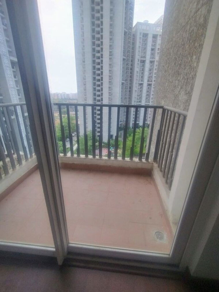 Balcony, mapsko-mount-ville 3.5 Bedroom 1815 Sq.Ft. Apartment In Sector 79 Gurgaon 10630249