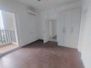Room in 3.5 BHK Apartment at Mapsko Mount Ville, Sector 79 – for Rent