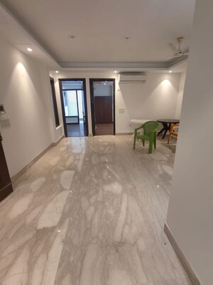 Room in 3 BHK Builder Floor at Kailash Colony – for Rent