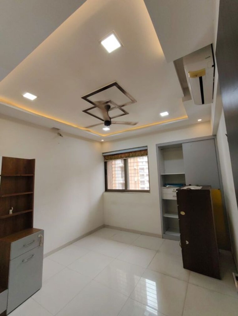 Room, puranik-rumah-bali-phase-ii 3 Bedroom 1100 Sq.Ft. Apartment In Purna Thane 10630286