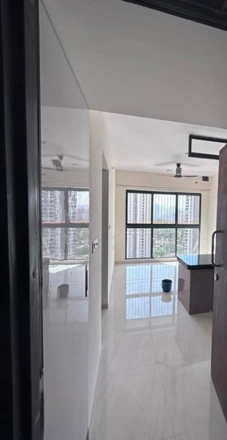 Room, lodha-crown-quality-homes 1 Bedroom 320 Sq.Ft. Apartment In Majiwada Thane 10630309