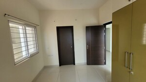 Room in 2 BHK Apartment at Honer Aquantis, Gopanpally – for Rent