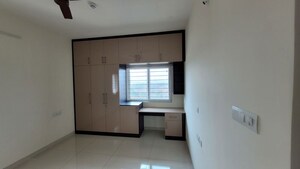 Room in 2 BHK Apartment at Honer Aquantis, Gopanpally – for Rent