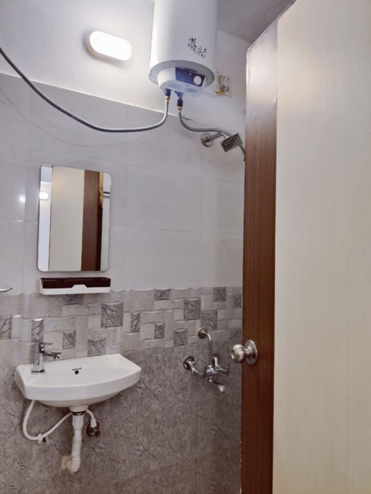 Bathroom, magarpatta-sylvania 3 Bedroom 1200 Sq.Ft. Apartment In Hadapsar Pune 10630339