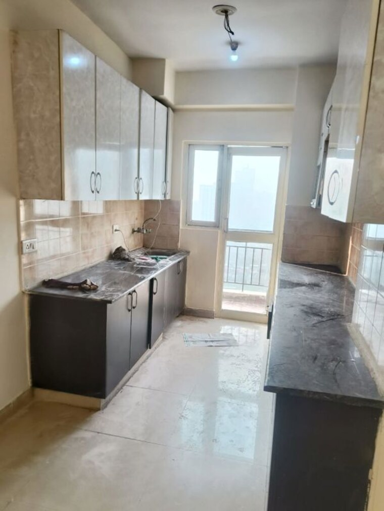 Kitchen, maxblis-white-house 3 Bedroom 1765 Sq.Ft. Apartment In Sector 75 Noida 10630340