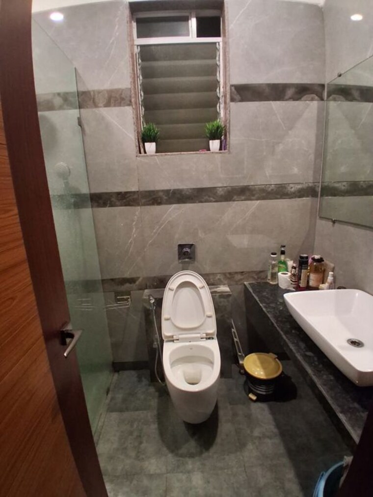 Bathroom, paradise-sai-world-empire 3 Bedroom 1650 Sq.Ft. Apartment In Kharghar Navi Mumbai 10630357