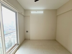 Room in 2 BHK Apartment at Piramal Aranya, Byculla – for Rent