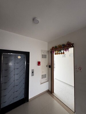 Room in 3 BHK Apartment at Glorious Tathastu, Ravet – for Rent