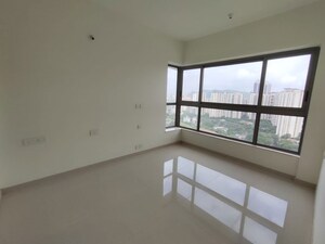 Room in 2 BHK Apartment at Kalpataru Paramount, Kapur Bawdi – for Sale