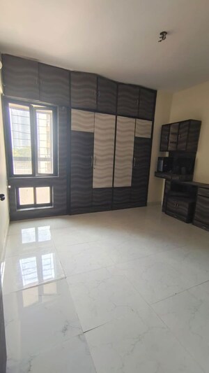 Room in 2.5 BHK Apartment at Neelkanth Palms, Kapur Bawdi – for Rent