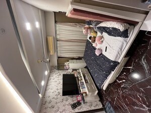 Team Area in 5 BHK Apartment at Woods Maple Tower, Jogeshwari West – for Rent