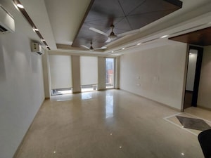 Room in 3 BHK Builder Floor at Greater Kailash I – for Rent