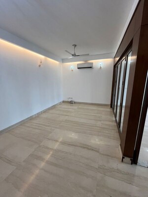 Room in 4 BHK Builder Floor at Greater Kailash I – for Rent
