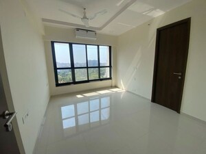 Room in 3 BHK Apartment at Kalpataru Magnus, Bandra East – for Sale