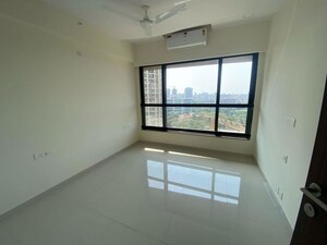 Room in 3 BHK Apartment at Kalpataru Magnus, Bandra East – for Sale