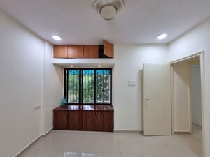 Room in 2.5 BHK Apartment at Neelkanth Palms, Kapur Bawdi – for Rent