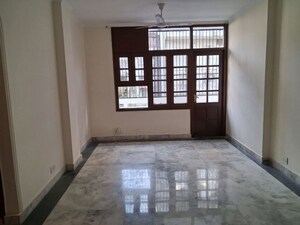Room in 5 BHK Builder Floor at Greater Kailash I – for Rent