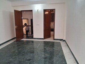Room in 5 BHK Builder Floor at Greater Kailash I – for Rent