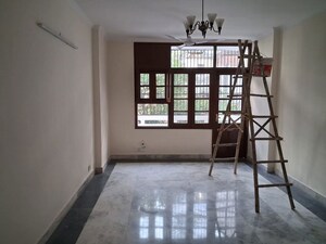 Room in 5 BHK Builder Floor at Greater Kailash I – for Rent