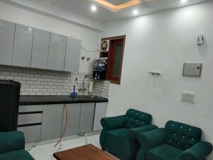 Team Area in 1 BHK Apartment at Saket – for Rent