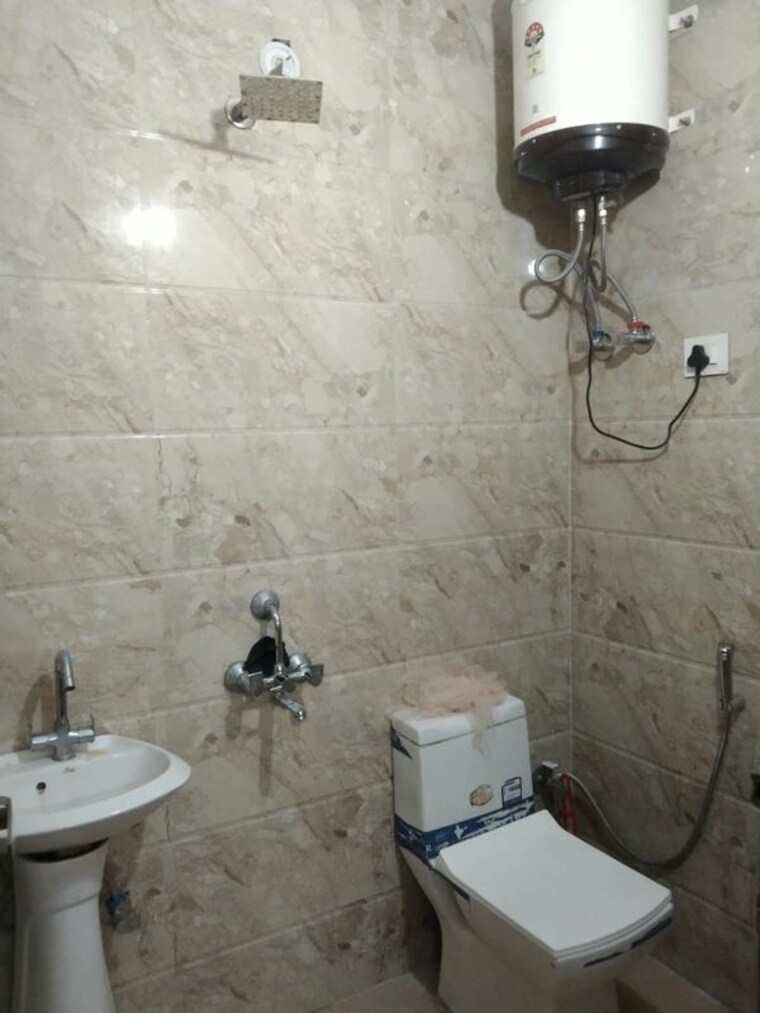 Bathroom, saket 1 Bedroom 400 Sq.Ft. Apartment In Saket Delhi 10630545