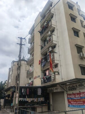  Apartment For Sale in Railnagar