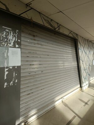 Room in  Shop at Vesu – for Sale