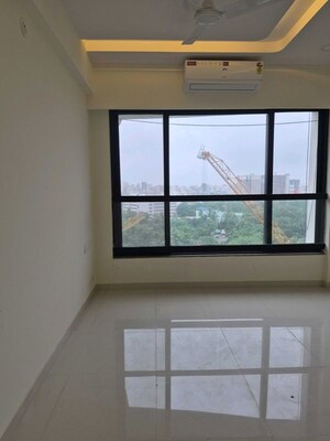 Room in 3 BHK Apartment at Kalpataru Magnus, Bandra East – for Sale