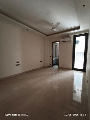 Room in 3 BHK Builder Floor at Greater Kailash I – for Rent