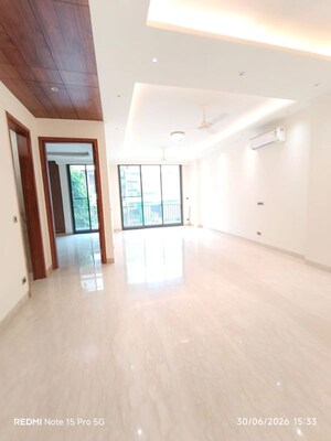 Room in 3 BHK Builder Floor at Greater Kailash I – for Rent