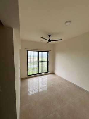 Room in 1 BHK Apartment at Mumbai Central Suburbs – for Rent