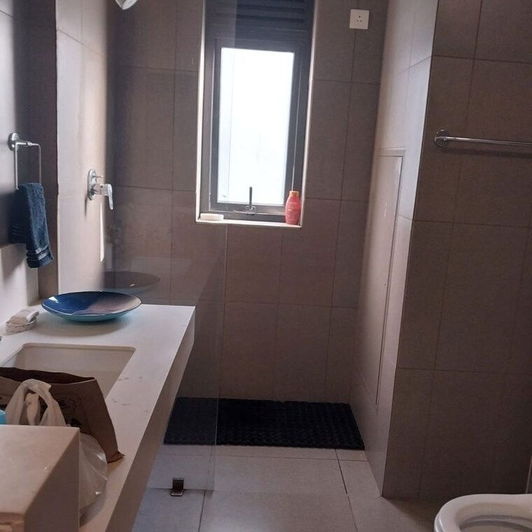 Attached Bathroom, emaar-mgf-the-palm-drive-villas 3.5 Bedroom 1950 Sq.Ft. Apartment In Sector 66 Gurgaon 10630589
