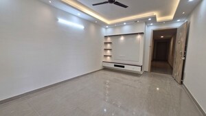 Room in 2.5 BHK Apartment at Mantri Webcity, Hennur Road – for Rent