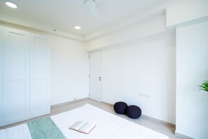 Room in 3.5 BHK Apartment at Godrej The Trees, Vikhroli East – for Sale