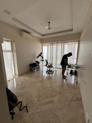Room in 4 BHK Apartment at Suvidha Emerald, Dadar West – for Sale