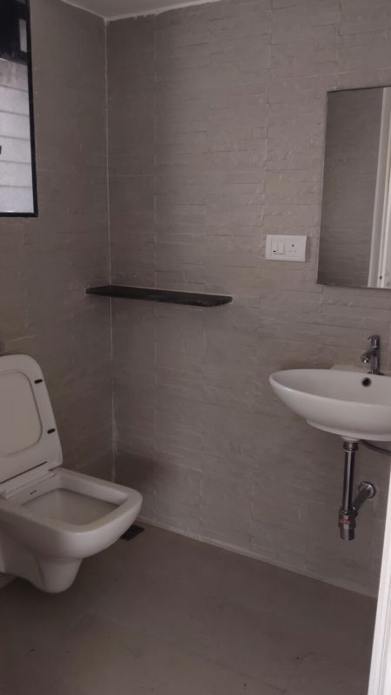 Bathroom, shiva-e-numbha-b-wing 3 Bedroom 1300 Sq.Ft. Apartment In Worli Mumbai 10630721