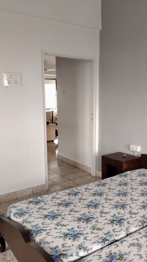 Room in 3 BHK Apartment at Shiva E Numbha B Wing, Worli – for Rent