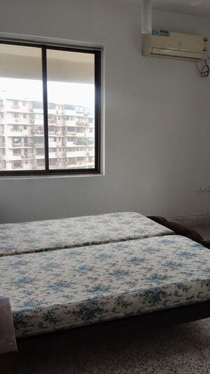 Room in 3 BHK Apartment at Shiva E Numbha B Wing, Worli – for Rent