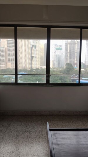 Room in 3 BHK Apartment at Shiva E Numbha B Wing, Worli – for Rent